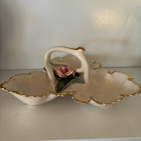 Vintage Leaf Shaped Serving Dish Gold Trim 3 Ivory Sections Roses - Picture 7 of 9